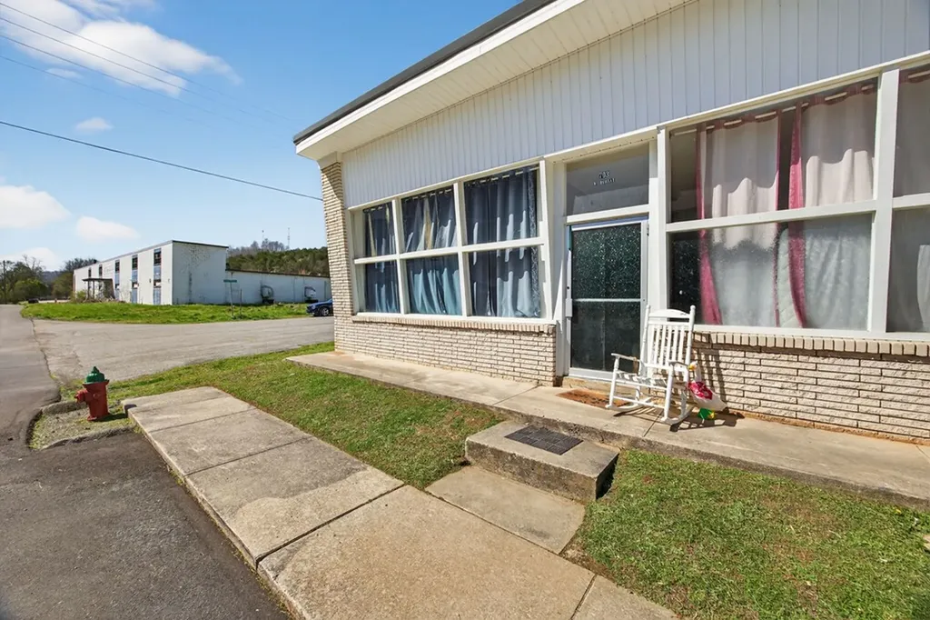 701 N Murray Street Gainesboro TN 38562
