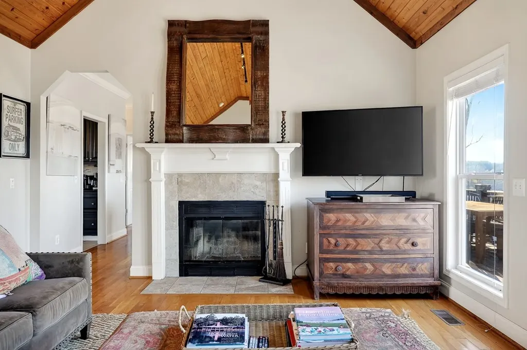 1175 W Hutchins Bend Sparta TN 38583
