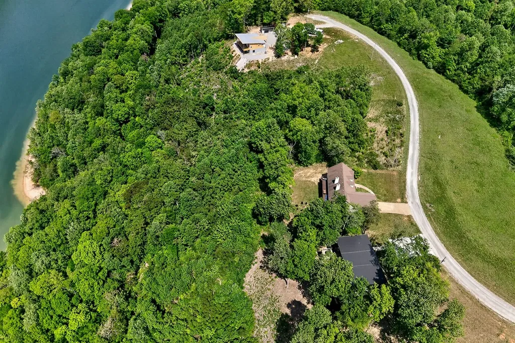 1175 W Hutchins Bend Sparta TN 38583