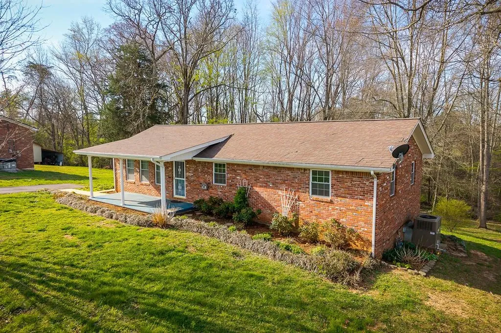 516 Thomas Street Sparta TN 38583