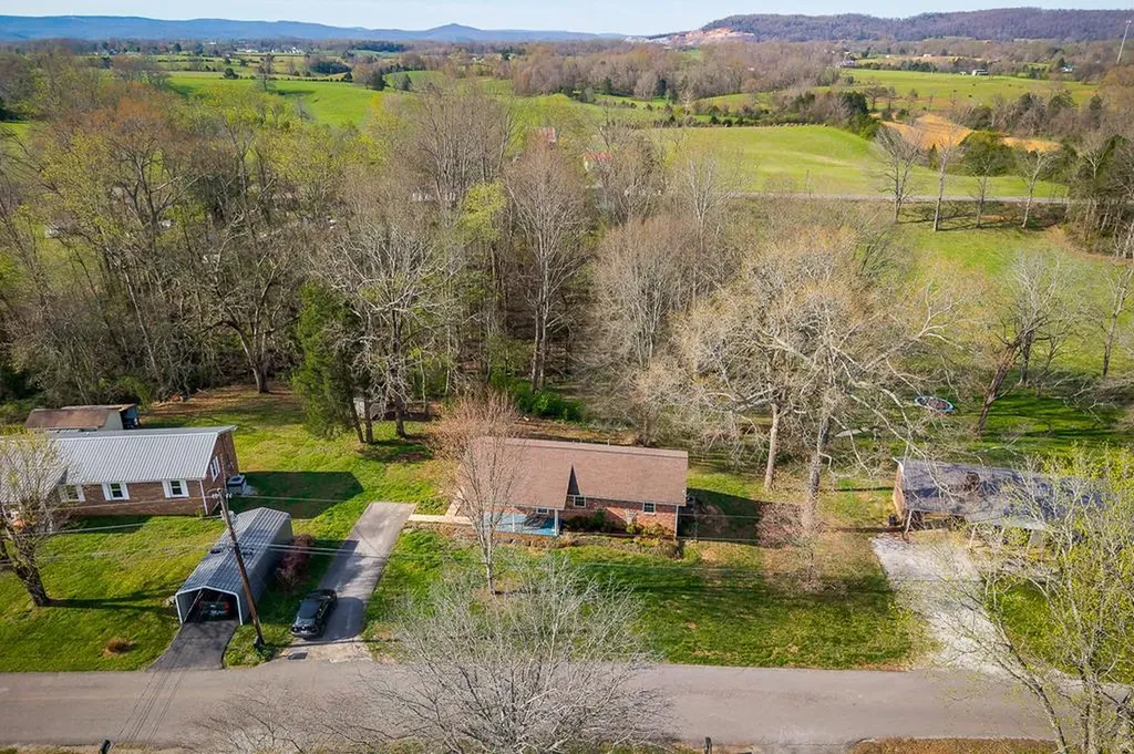 516 Thomas Street Sparta TN 38583