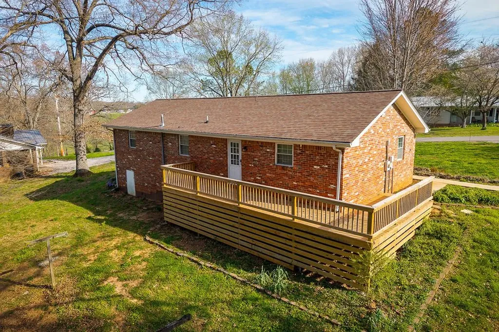 516 Thomas Street Sparta TN 38583