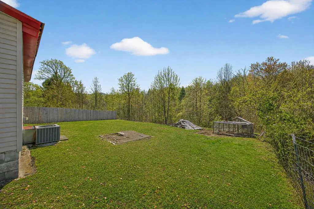 220 Pierce Lane Monterey TN 38574