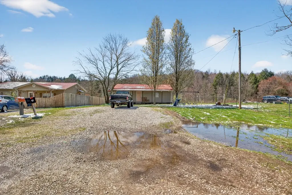 220 Pierce Lane Monterey TN 38574