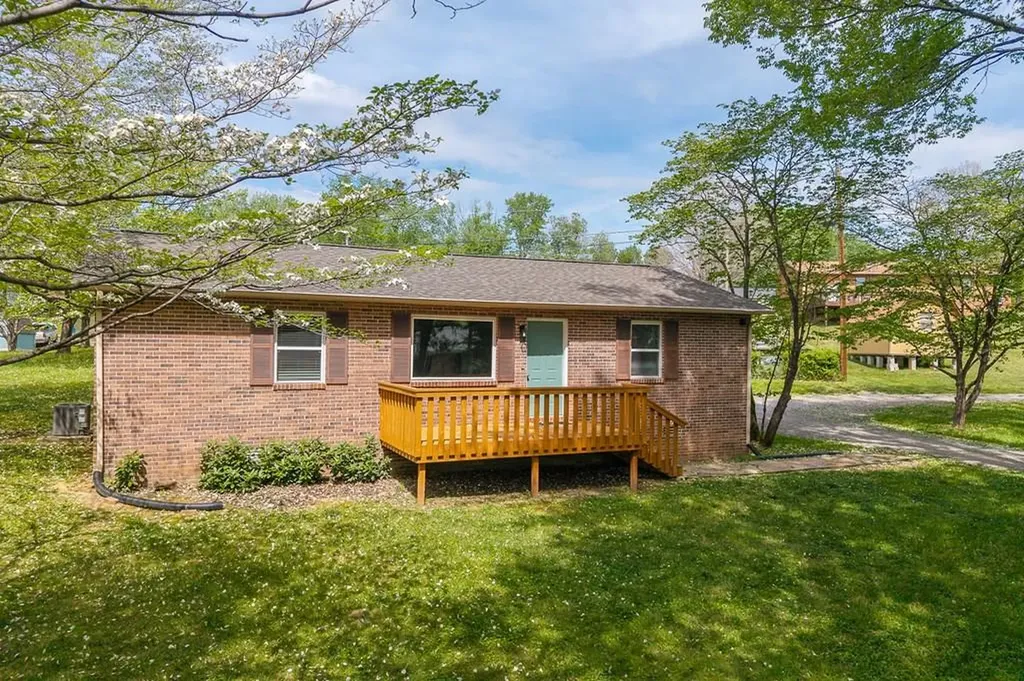 1423 Shadow Lane Cookeville TN 38501