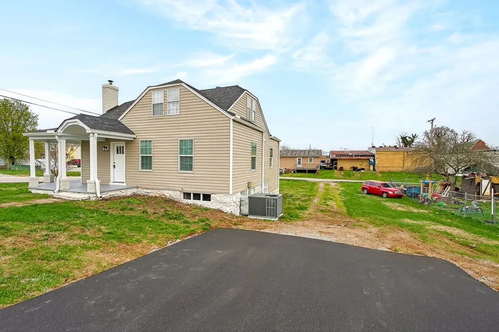 338 Clark Street Sparta TN 38583