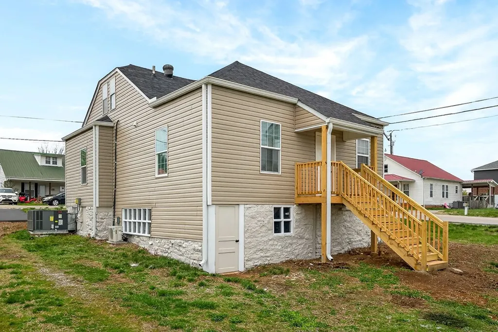 338 Clark Street Sparta TN 38583