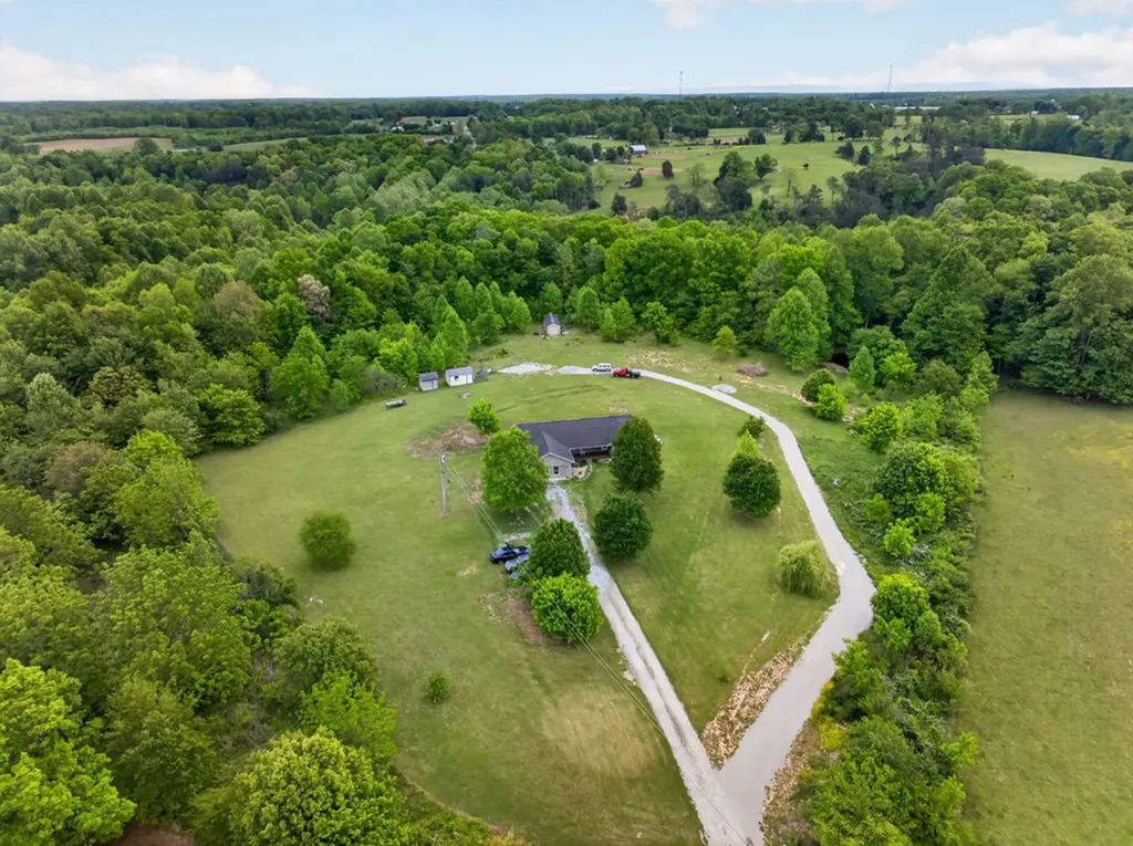 2047 Todd Road Clarkrange TN 38553