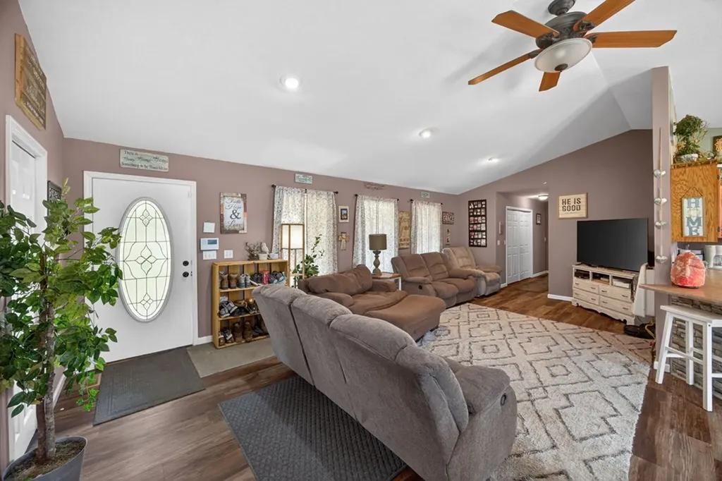 2047 Todd Road Clarkrange TN 38553