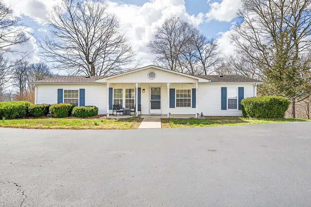 1541 Hassler Loop Byrdstown TN 38549
