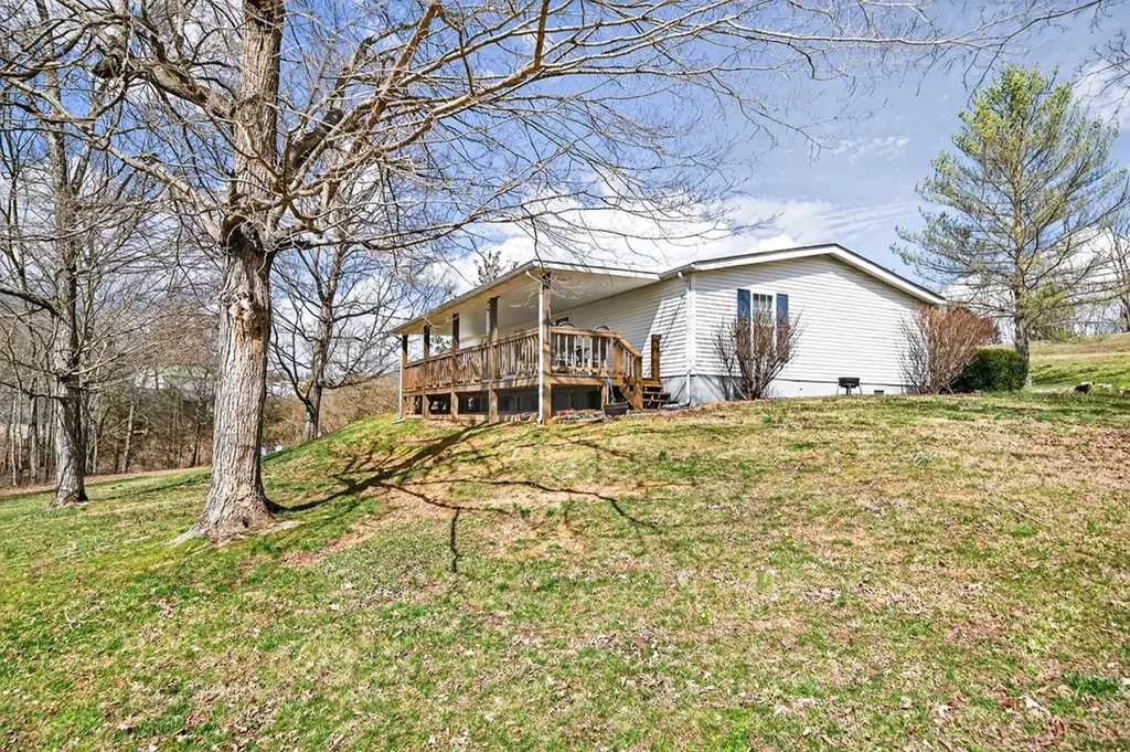 1541 Hassler Loop Byrdstown TN 38549