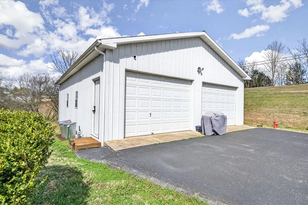 1541 Hassler Loop Byrdstown TN 38549