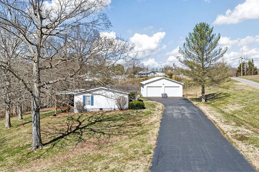 1541 Hassler Loop Byrdstown TN 38549