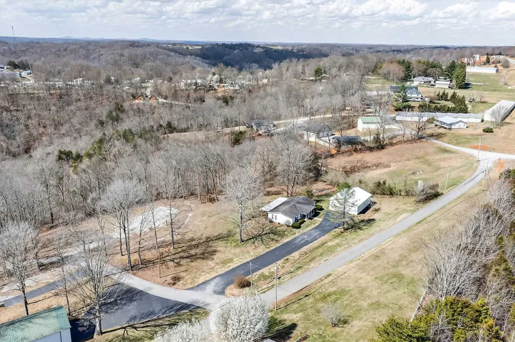 1541 Hassler Loop Byrdstown TN 38549