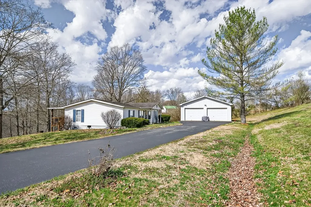 1541 Hassler Loop Byrdstown TN 38549