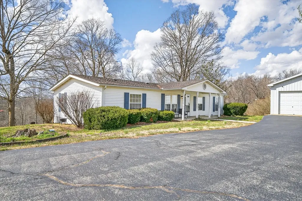 1541 Hassler Loop Byrdstown TN 38549