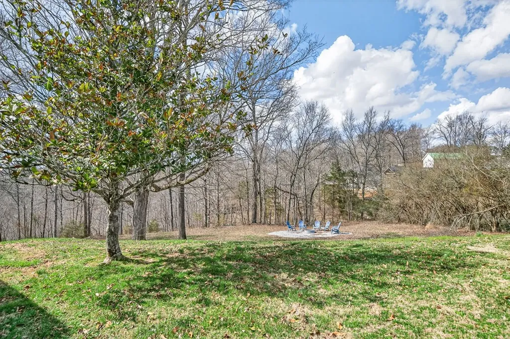 1541 Hassler Loop Byrdstown TN 38549