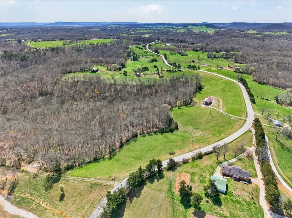 4040 Willow Grove Highway Allons TN 38541