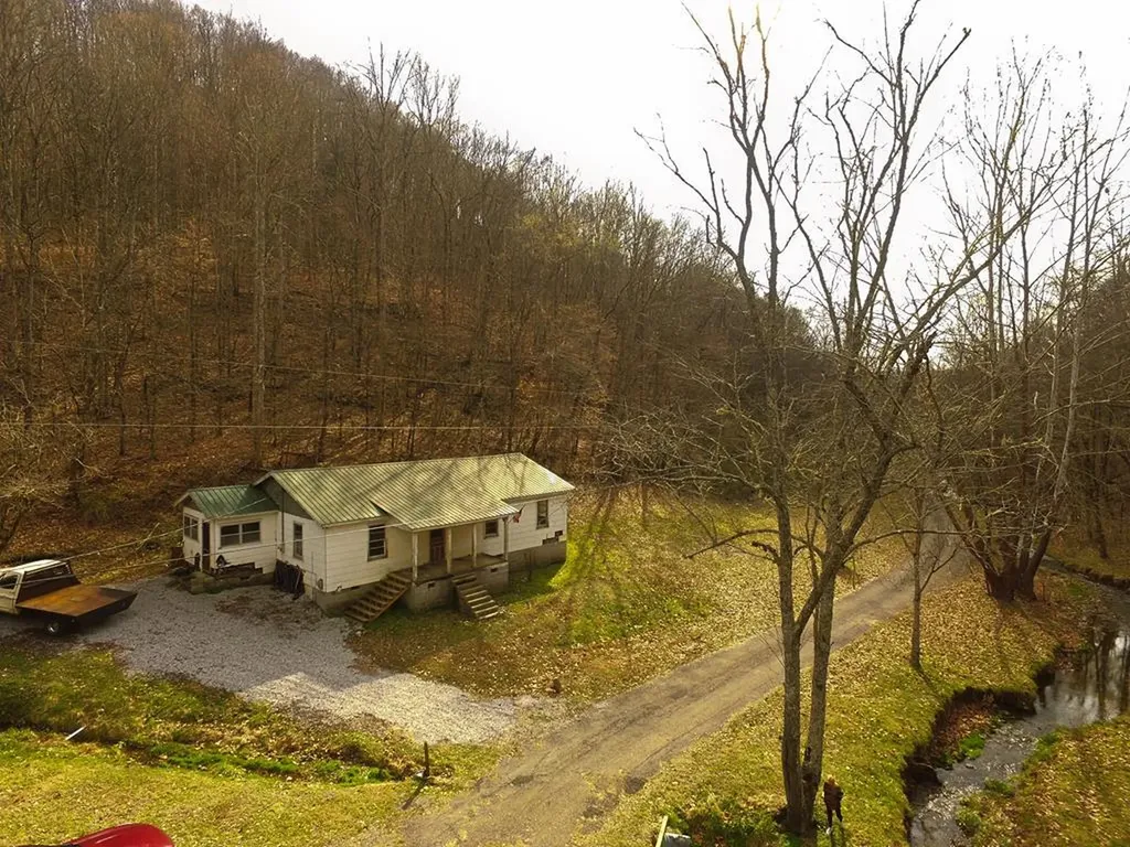 290 Hazel Huffines Lane Whitleyville TN 38588
