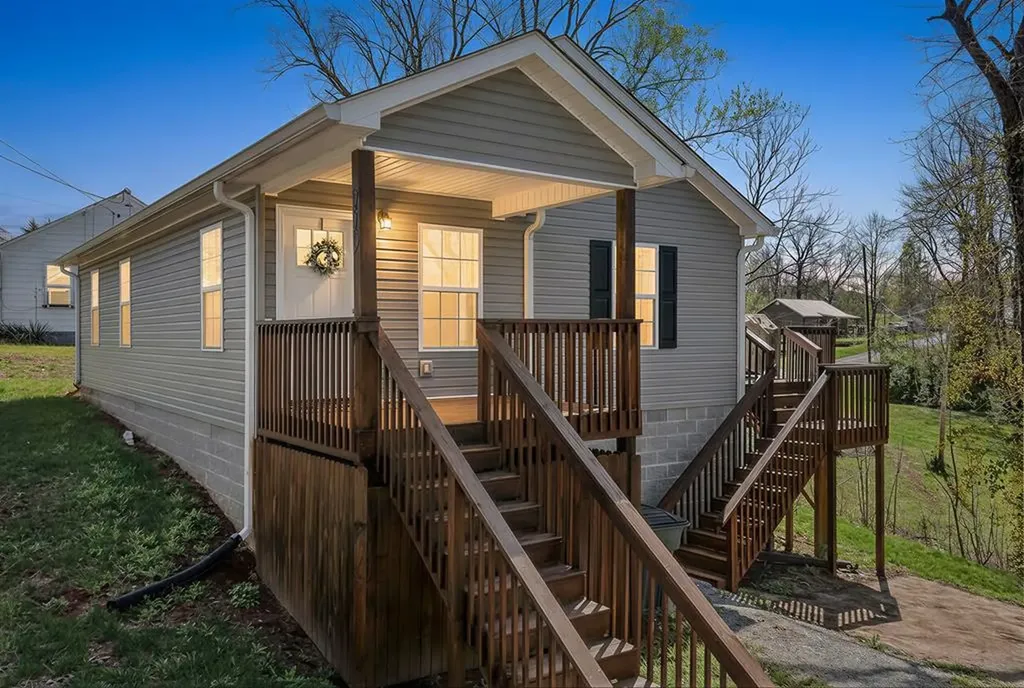 219 E Bronson Street Sparta TN 38583