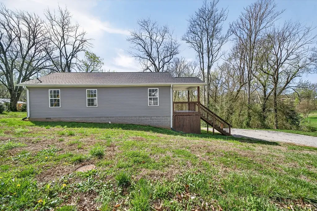 219 E Bronson Street Sparta TN 38583