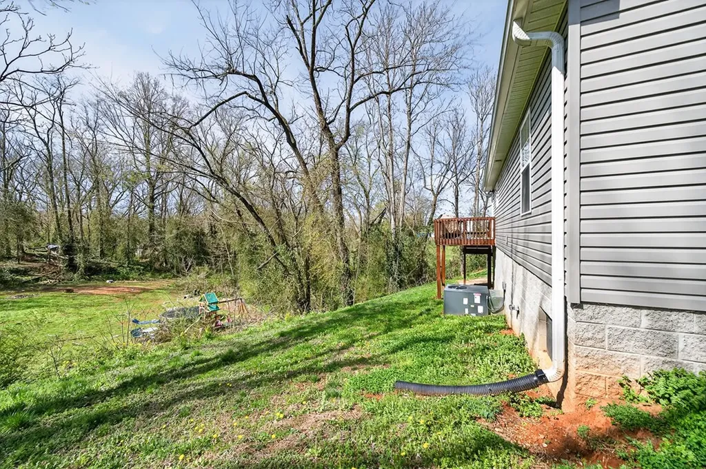 219 E Bronson Street Sparta TN 38583