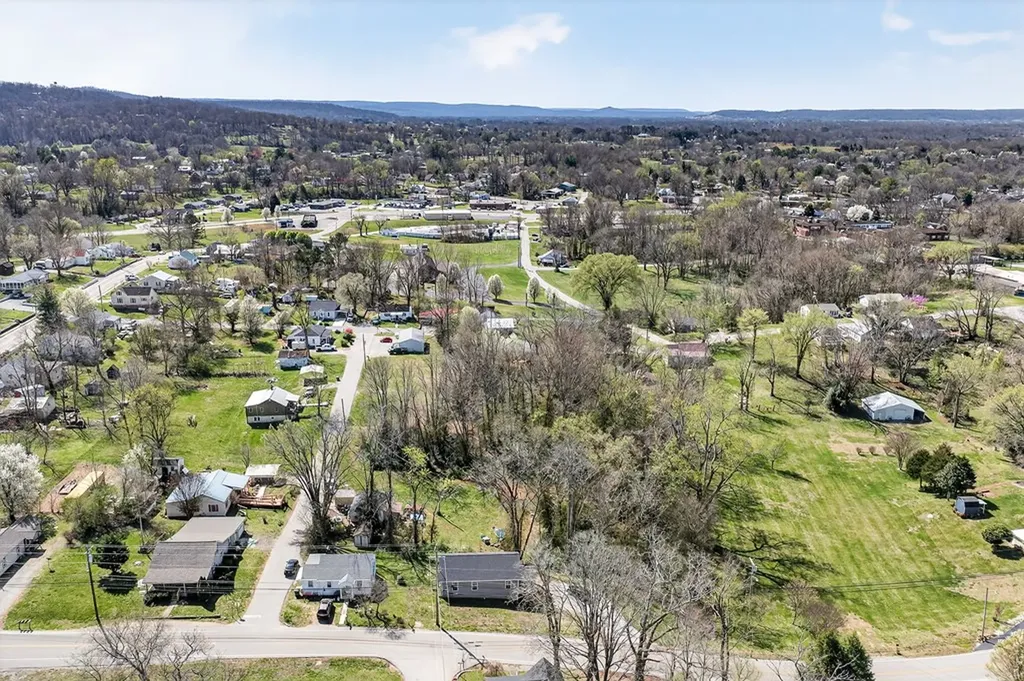 219 E Bronson Street Sparta TN 38583