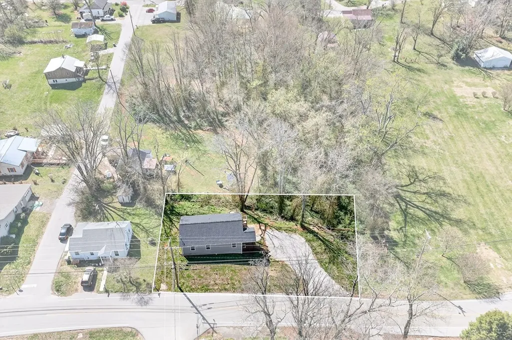 219 E Bronson Street Sparta TN 38583
