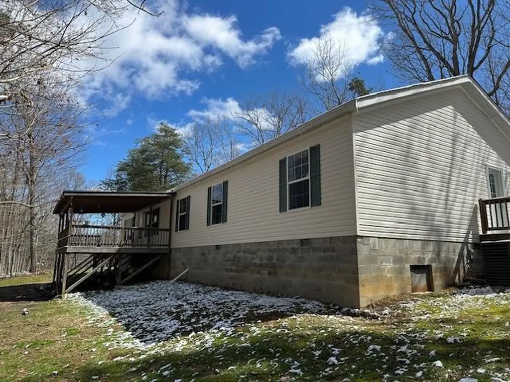 126 Indian Village Lane Wilder TN 38589