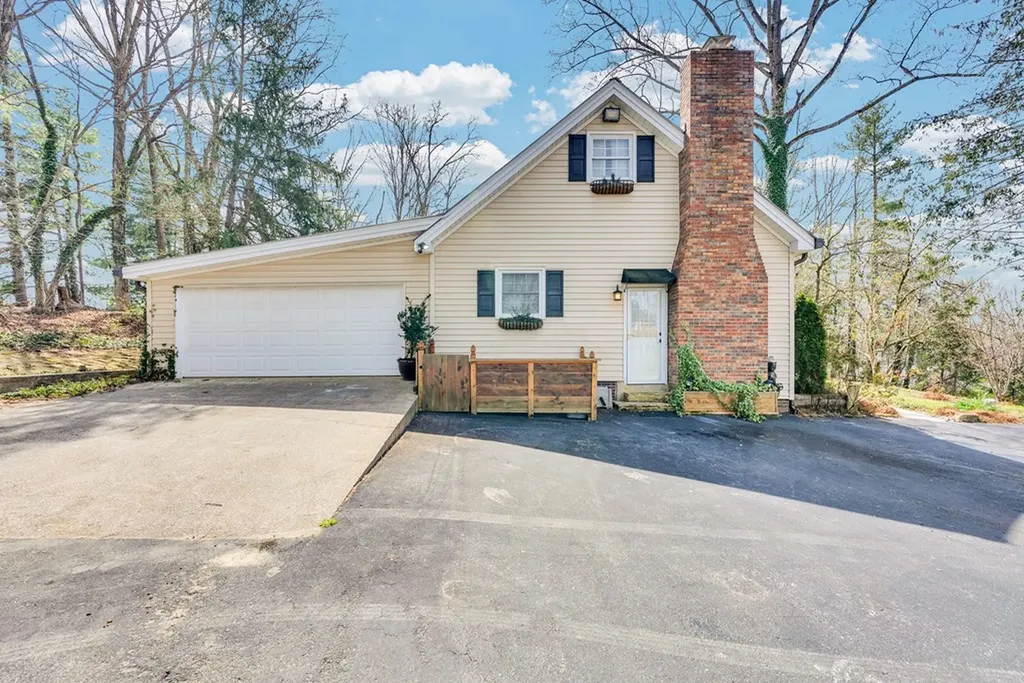 1439 Thomas Circle Cookeville TN 38506