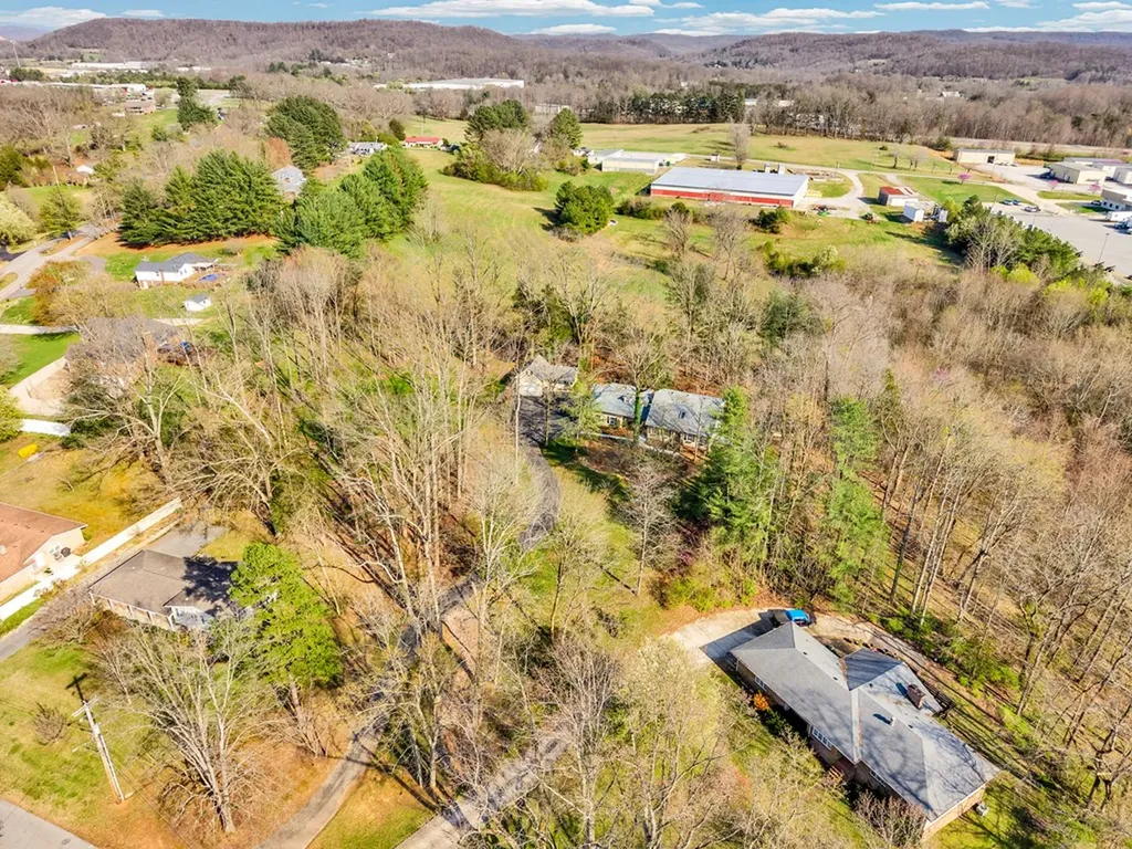 1439 Thomas Circle Cookeville TN 38506