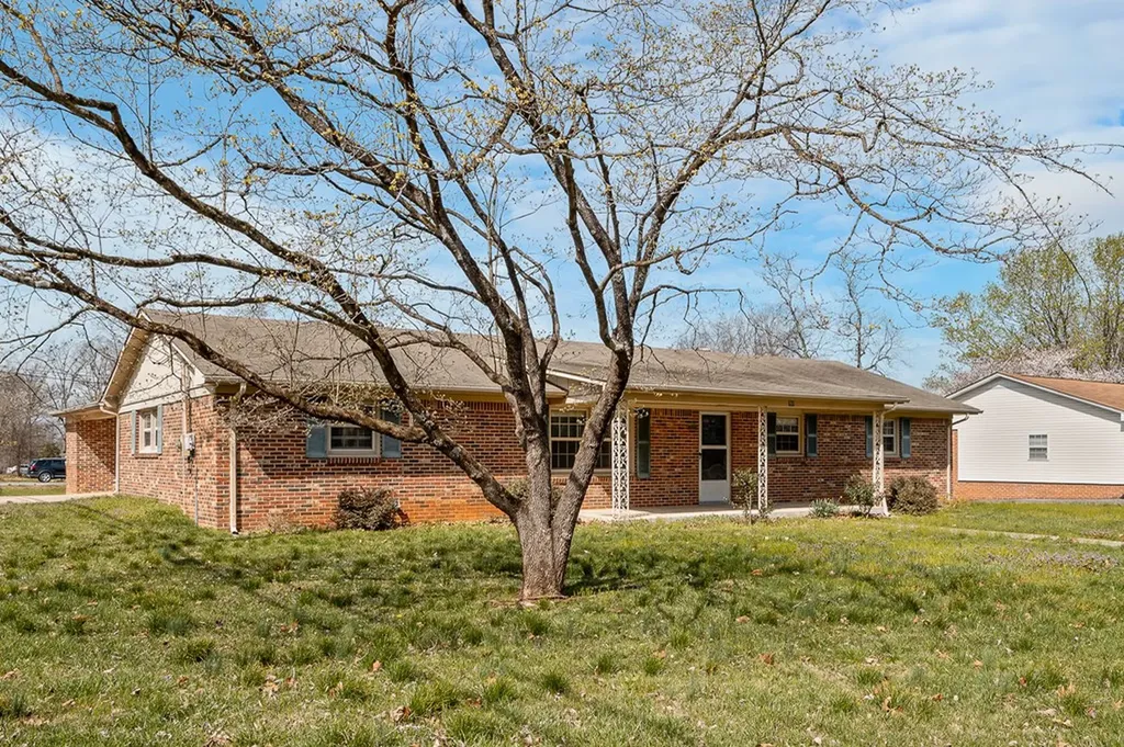 787 Clover Hill Drive Cookeville TN 38501