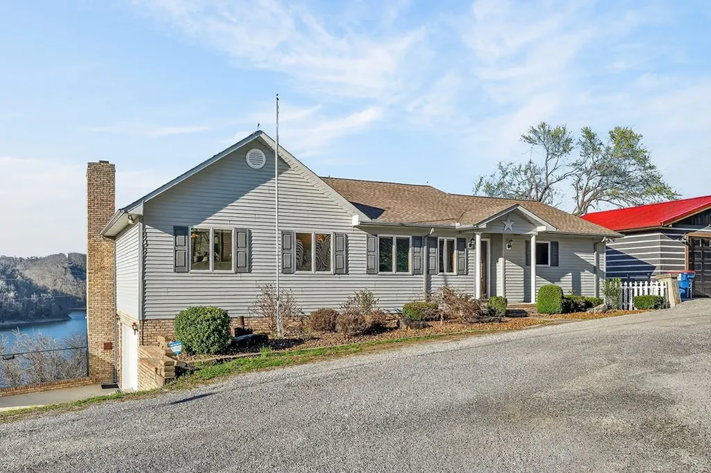 1634 Falling Water Road Sparta TN 38583
