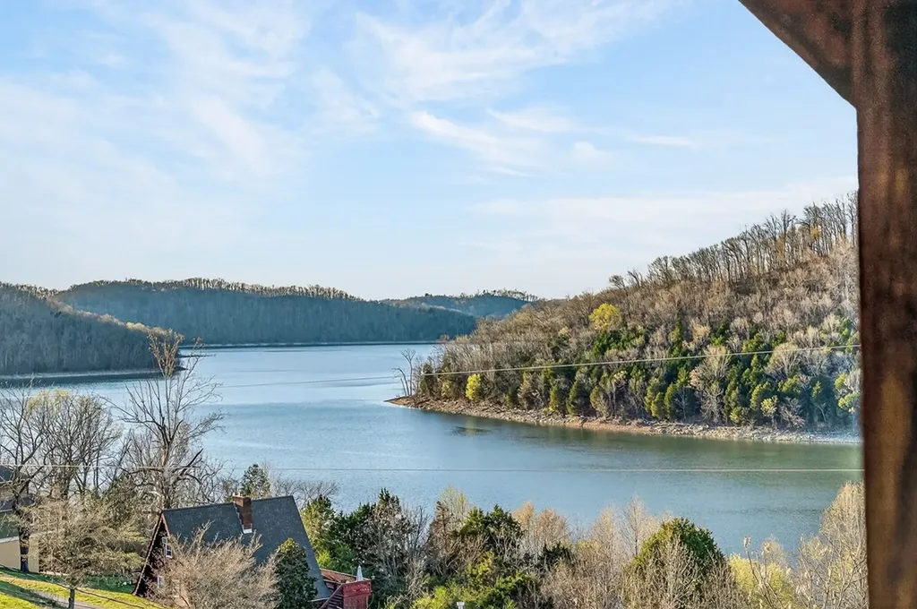 1634 Falling Water Road Sparta TN 38583
