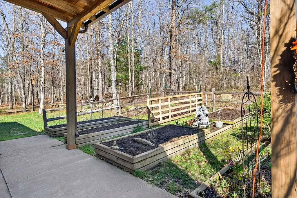 499 Hemlock Lane Spencer TN 38585-4143