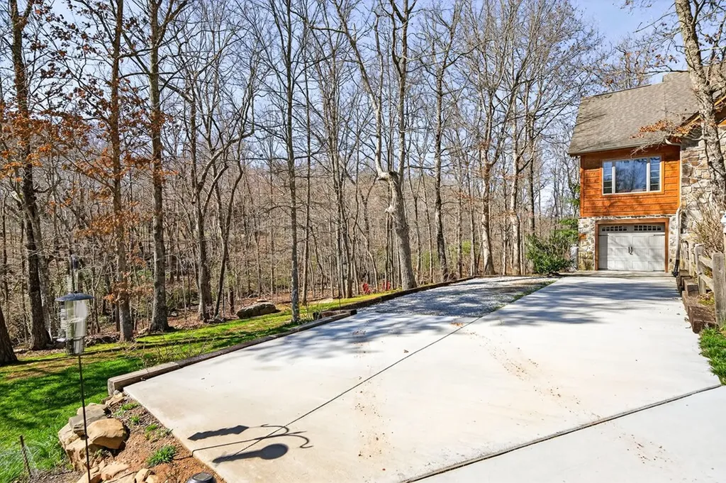 499 Hemlock Lane Spencer TN 38585-4143