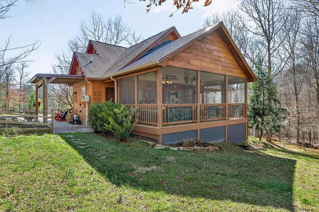 499 Hemlock Lane Spencer TN 38585-4143