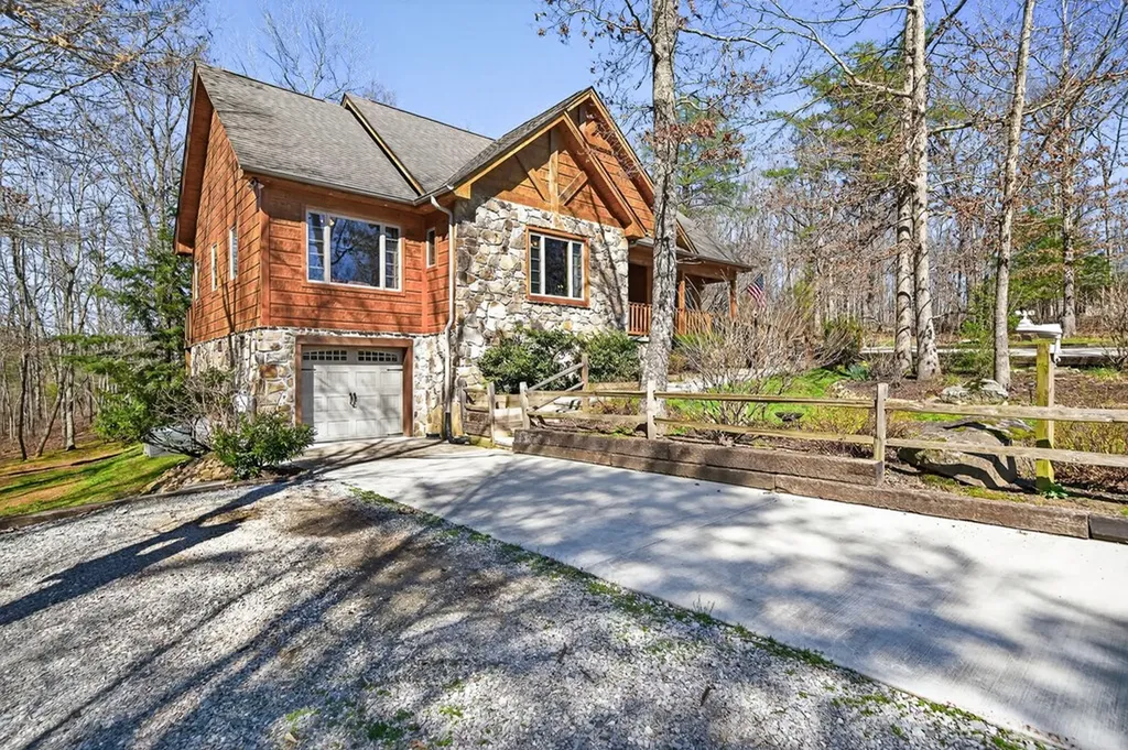 499 Hemlock Lane Spencer TN 38585-4143