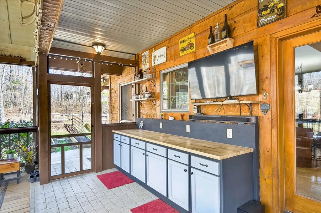 499 Hemlock Lane Spencer TN 38585-4143
