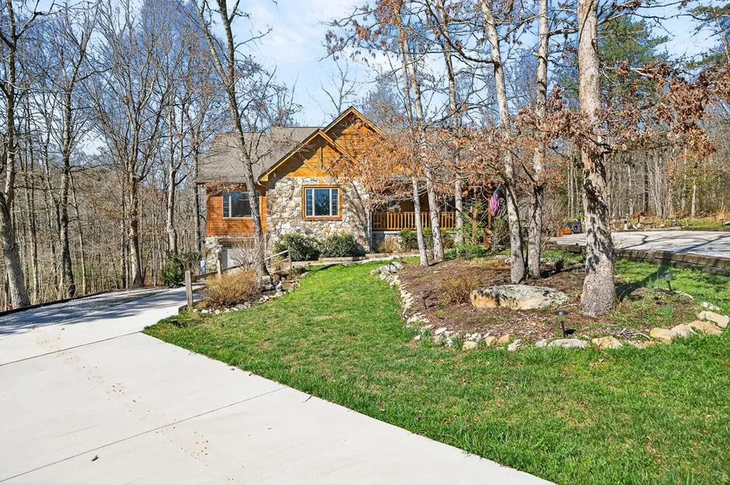 499 Hemlock Lane Spencer TN 38585-4143