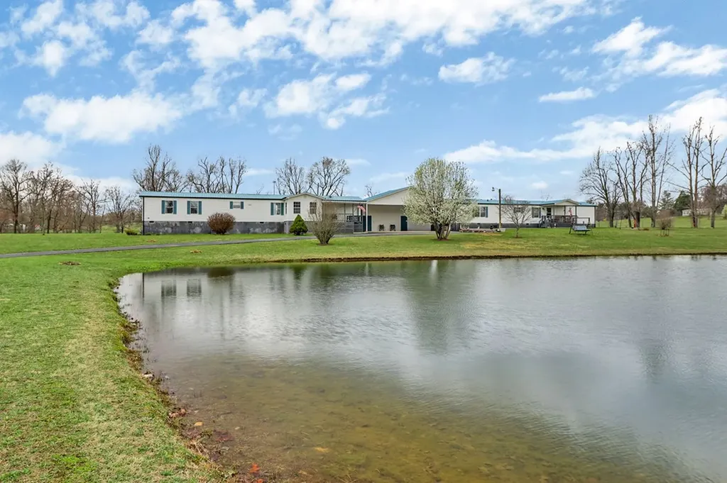 11440 Highway 70 W Sparta TN 38583