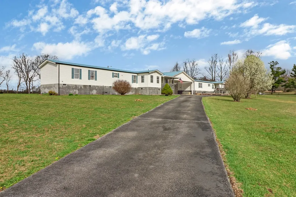 11440 Highway 70 W Sparta TN 38583