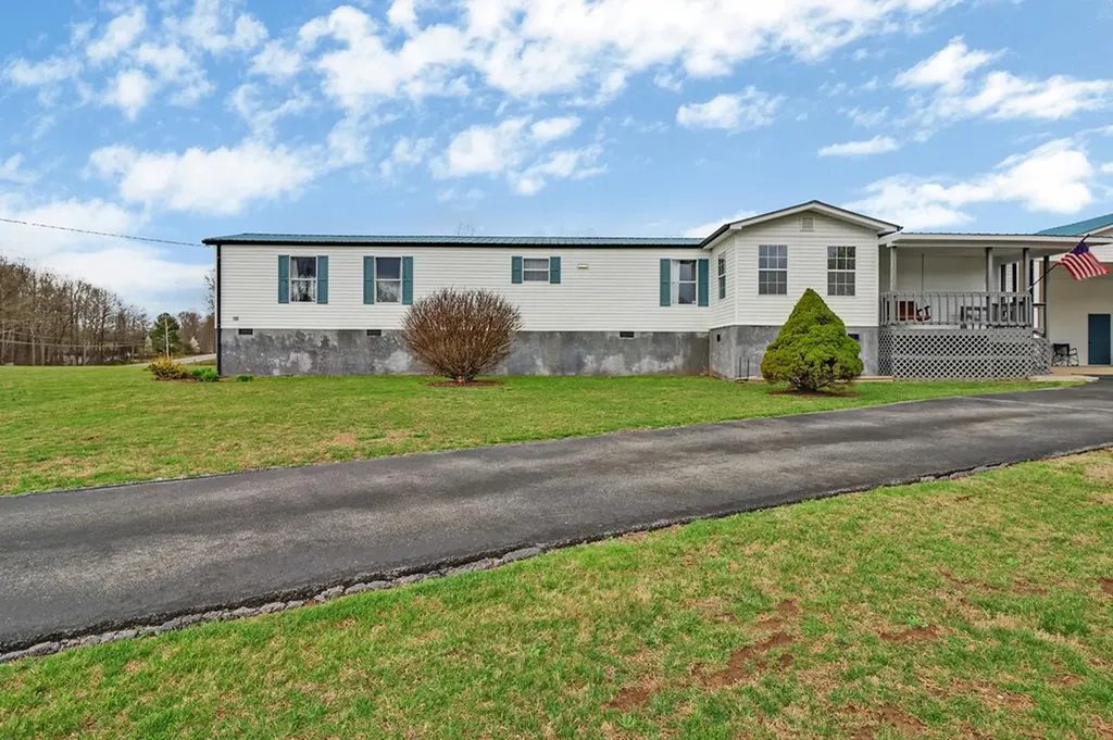 11440 Highway 70 W Sparta TN 38583