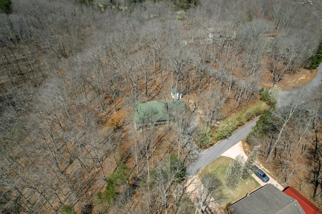 1678 Four Seasons Drive Smithville TN 37166