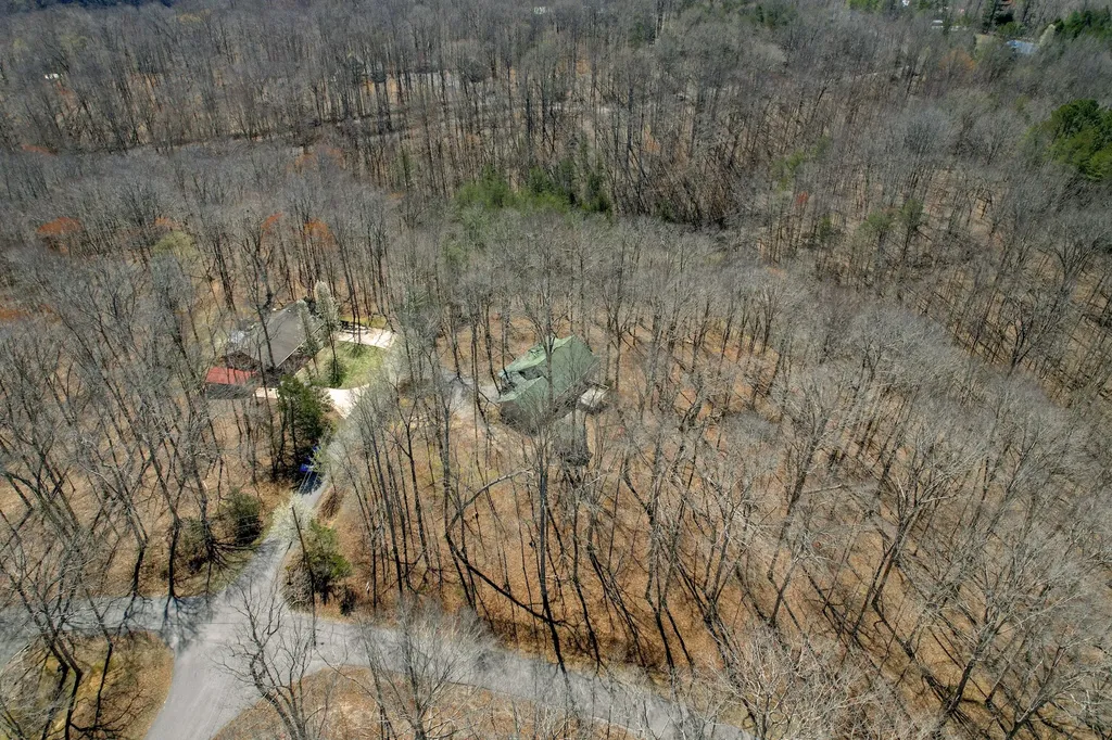 1678 Four Seasons Drive Smithville TN 37166