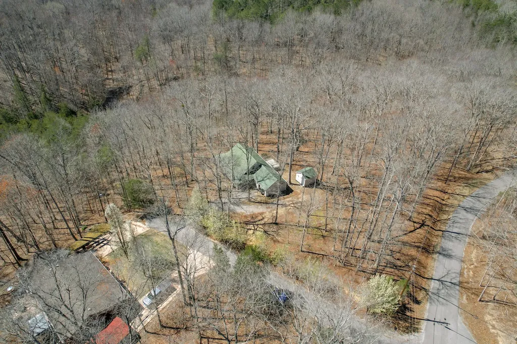 1678 Four Seasons Drive Smithville TN 37166