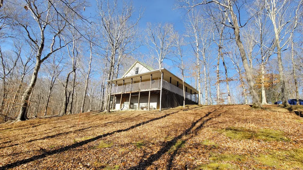 1678 Four Seasons Drive Smithville TN 37166