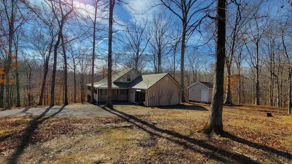 1678 Four Seasons Drive Smithville TN 37166