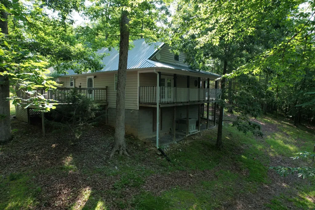 1678 Four Seasons Drive Smithville TN 37166