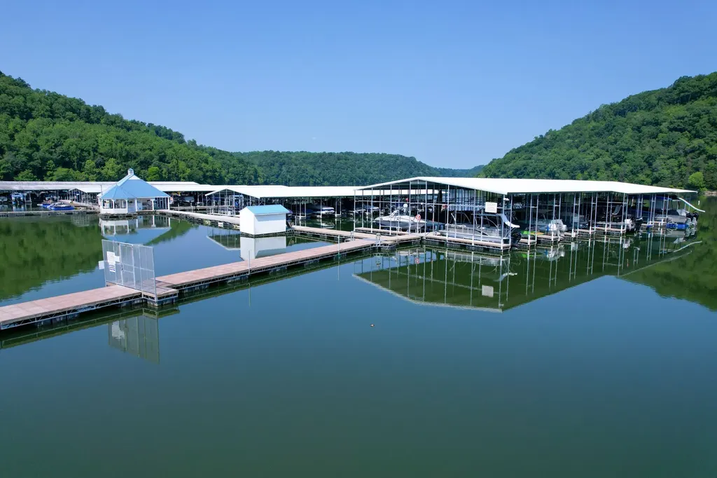 1678 Four Seasons Drive Smithville TN 37166